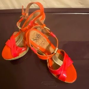 Sofft women’s colorful wedges NWOT